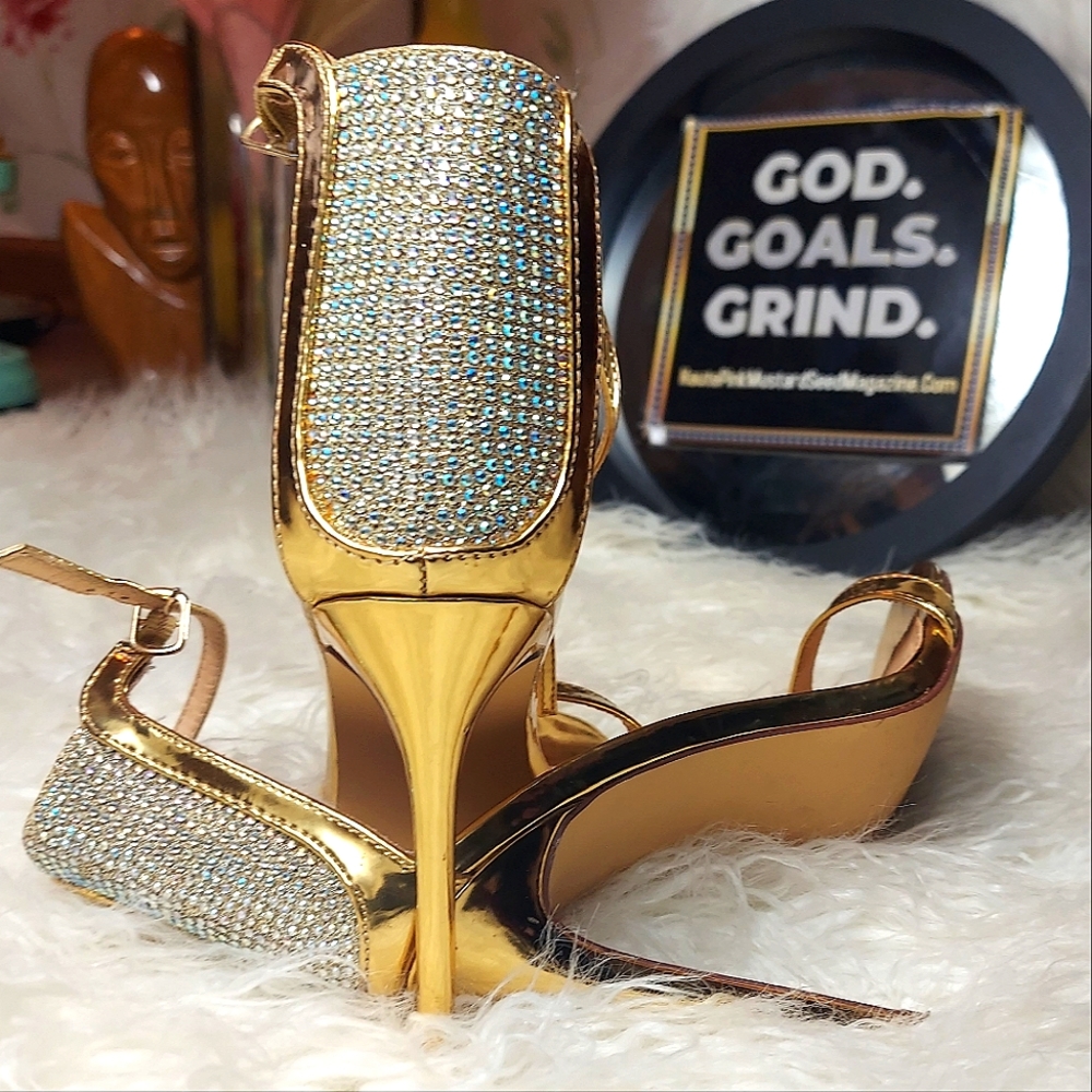 Gold metallic Liliana heels pump with Diamond detail 7.5
